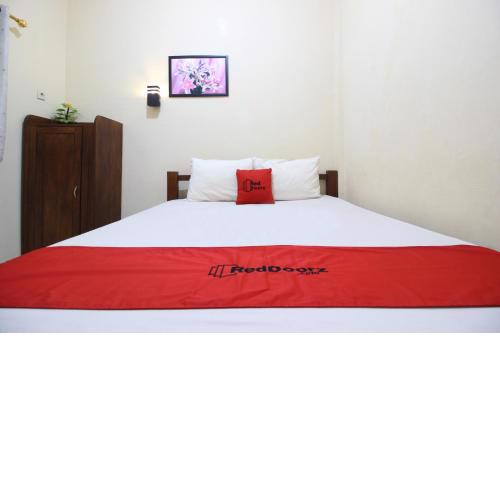 RedDoorz @ Jalan Parangtritis