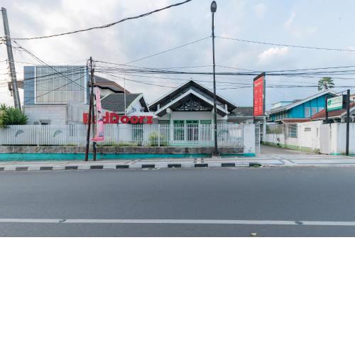 RedDoorz @ Jalan R.E. Martadinata Sukabumi