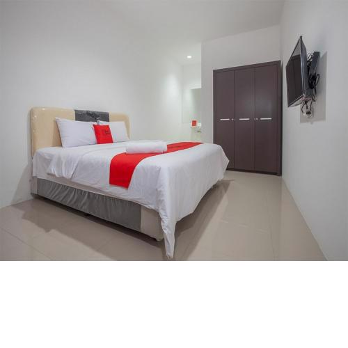 RedDoorz @ Kertajaya Surabaya