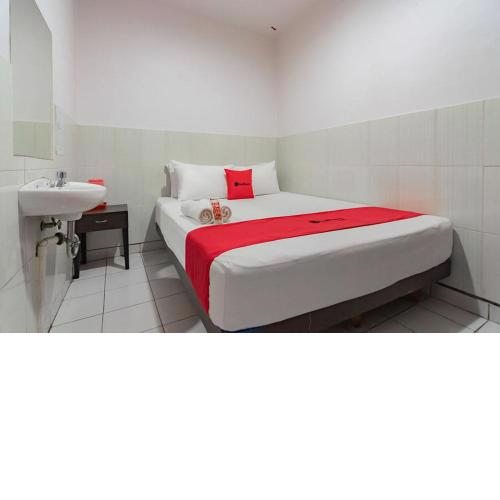RedDoorz @ Komplek Pontianak Mall