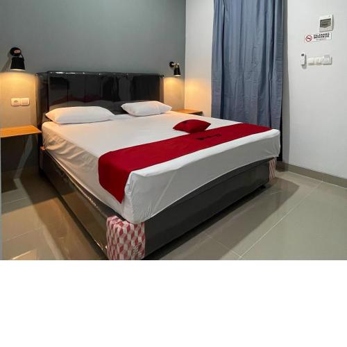 RedDoorz near Alun Alun Kota Blora