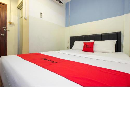 RedDoorz near Bethesda Manado