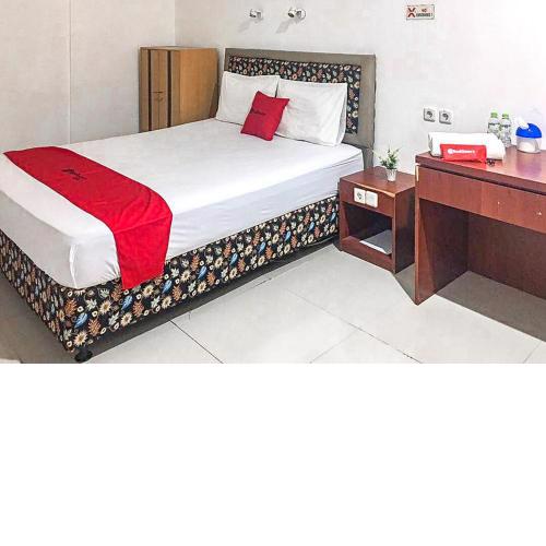 RedDoorz near Bukit Darmo Golf