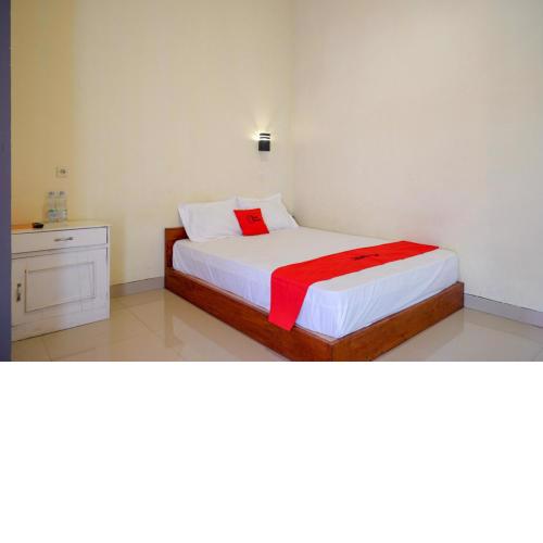RedDoorz near Candi Cetho Karanganyar
