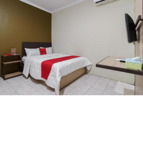 RedDoorz near Cikampek Mall Karawang