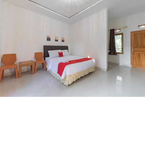 RedDoorz near Ciletuh Sukabumi