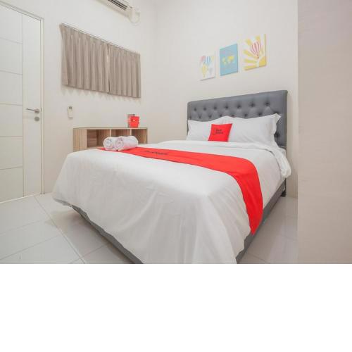RedDoorz near Ciputra Golf Surabaya