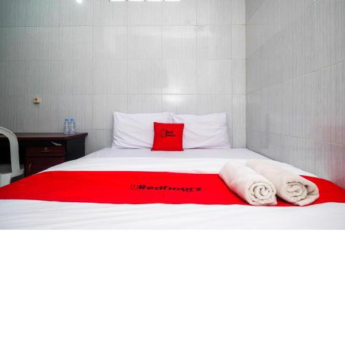 RedDoorz near Danurejan Malioboro