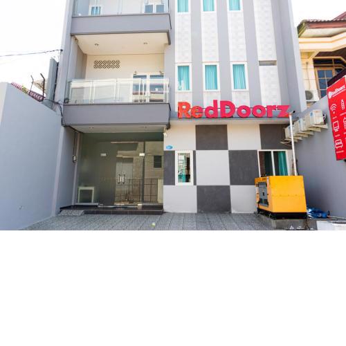 RedDoorz Near Gajah Mada Street Semarang