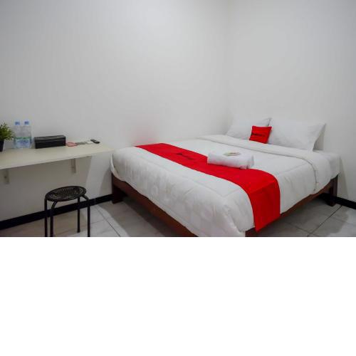 RedDoorz near GOR Jatidiri Semarang
