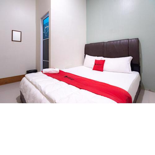RedDoorz near Hang Nadim Batam Airport
