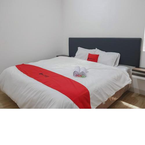 RedDoorz near Istana Plaza 3