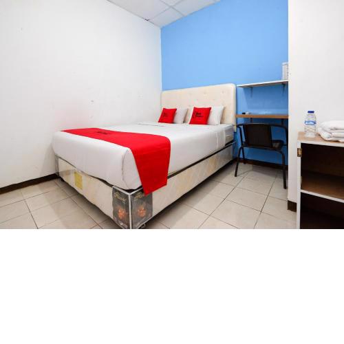 RedDoorz Near Kota Lama Semarang