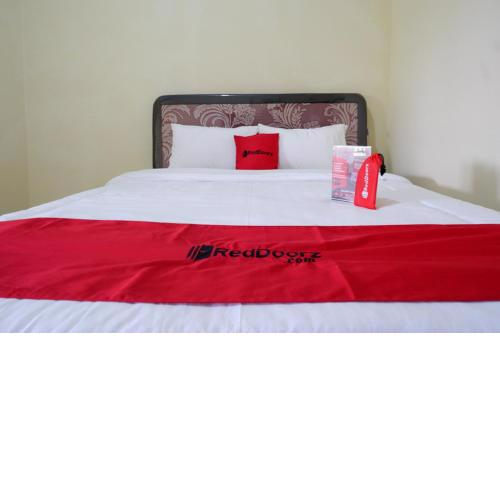 RedDoorz near Lippo Plaza Buton