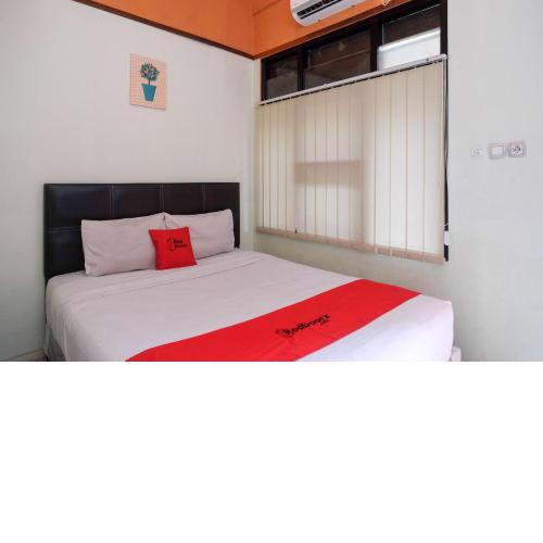 RedDoorz near Lotte Mart Maguwoharjo Yogyakarta