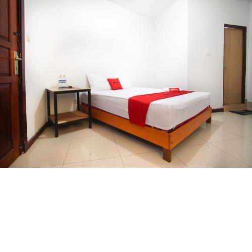 RedDoorz near Mal Abepura