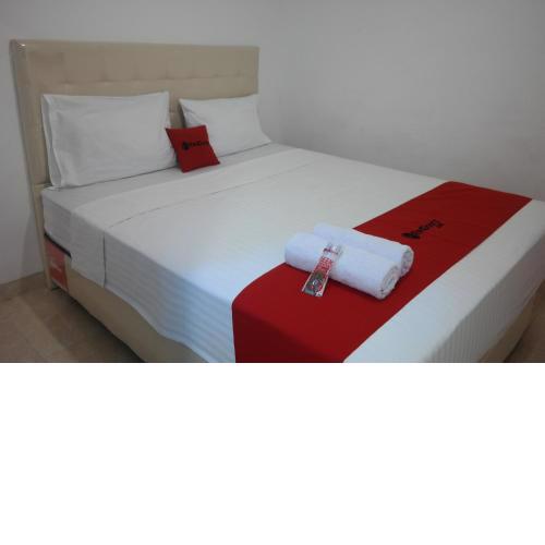 RedDoorz near Mall Ratu Indah 3