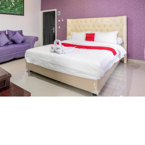RedDoorz near Manhattan Times Square Medan 2