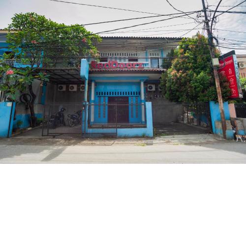 RedDoorz near Margonda Raya