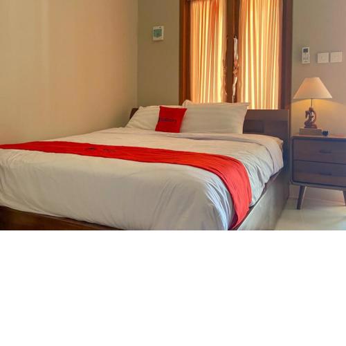 RedDoorz near Mertasari Beach 2