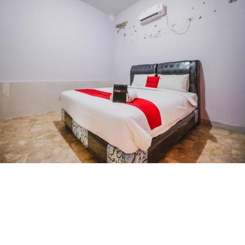 RedDoorz near Millennium ICT Center Medan