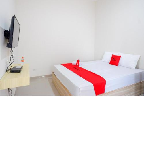 RedDoorz near Pacific Mall Tegal 2
