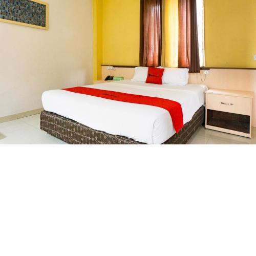 RedDoorz near Pelabuhan Jayapura
