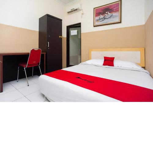 RedDoorz near RS Siti Khodijah