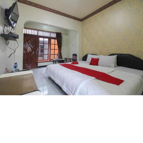 RedDoorz near Sarangan Lake