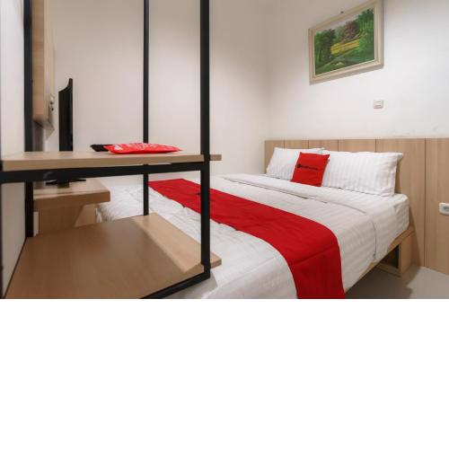 RedDoorz near Seasons City Mall 3