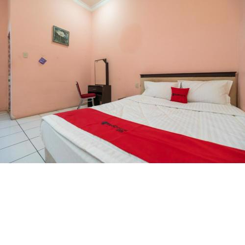 RedDoorz near Silangit International Airport