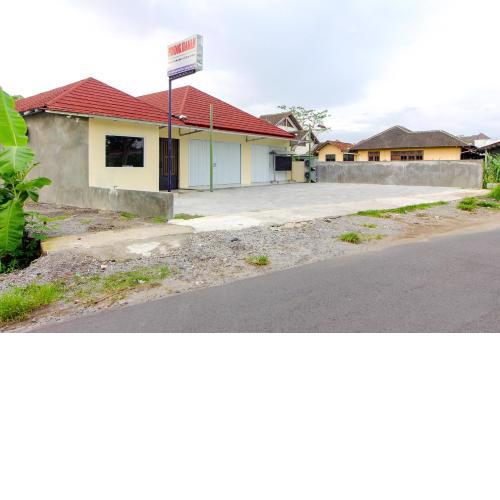 RedDoorz near Sleman City Hall 3