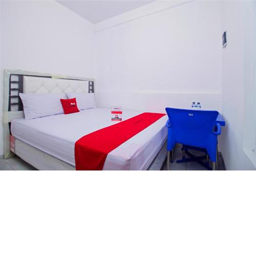 RedDoorz near STAN