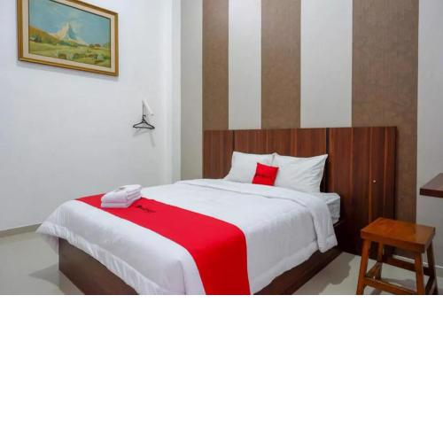 RedDoorz near Stasiun Purwosari