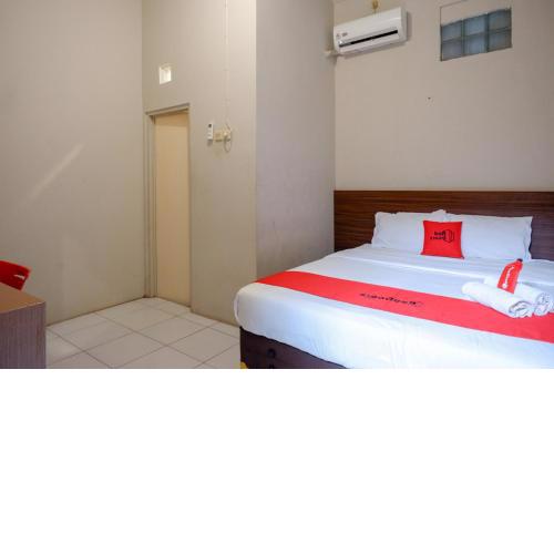 RedDoorz near Stasiun Tawang Semarang