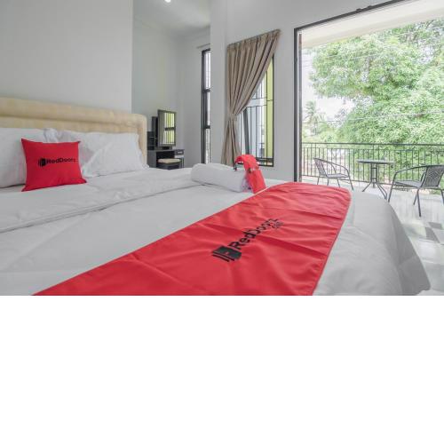 RedDoorz near Sultan Thaha Airport Jambi