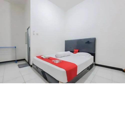 RedDoorz near Supadio Airport Pontianak