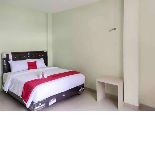 RedDoorz near Taman Wisata Alam Punti Kayu Palembang 2