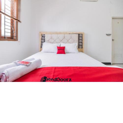 RedDoorz near Terminal Bubulak Bogor