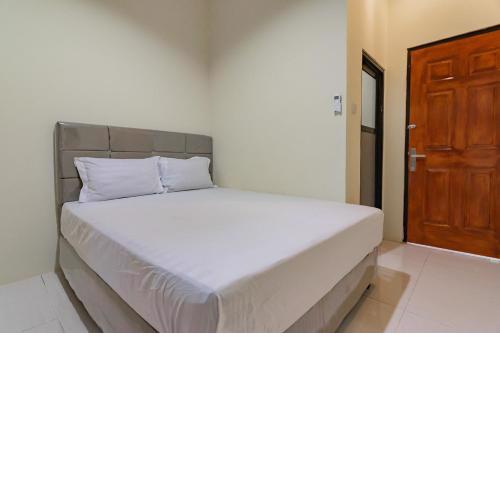RedDoorz near Terminal Tirtonadi 2