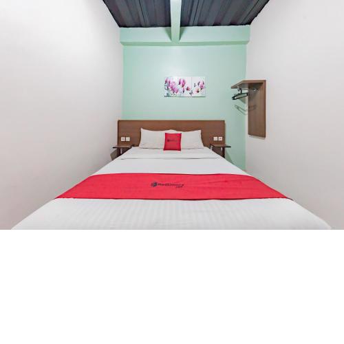 RedDoorz near UNSIKA University Karawang
