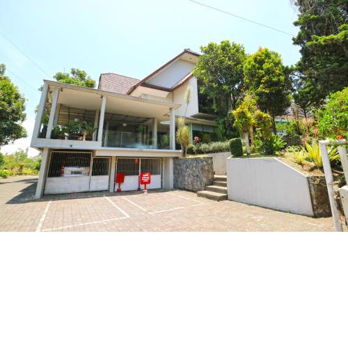 RedDoorz near UPI Setiabudi 2
