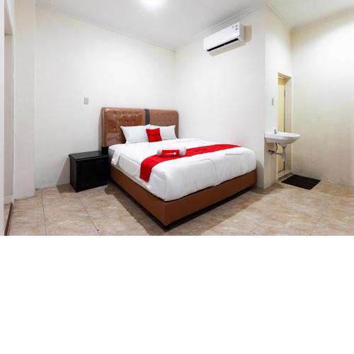RedDoorz near Yuki Simpang Raya Mall Medan 2
