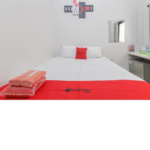 RedDoorz Plus At K23 Rungkut Madya