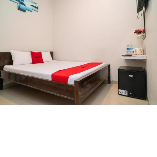 RedDoorz Plus At Merr Rungkut Jl Gunung Anyar