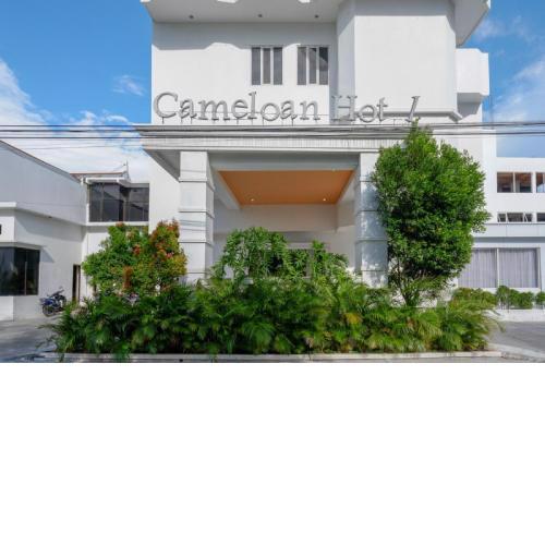 RedDoorz Plus @ Cameloan Hotel Palu