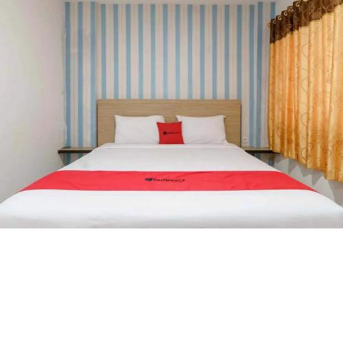 RedDoorz Plus @ Cemara Asri Medan