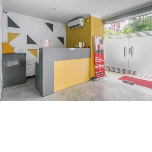 RedDoorz Plus @ Cideng Timur