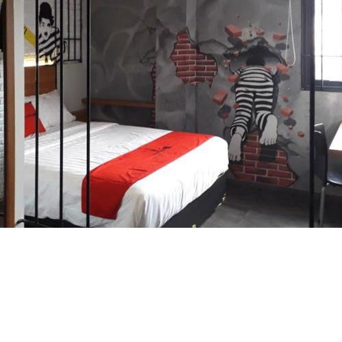 RedDoorz Plus @ Doorman Guest House
