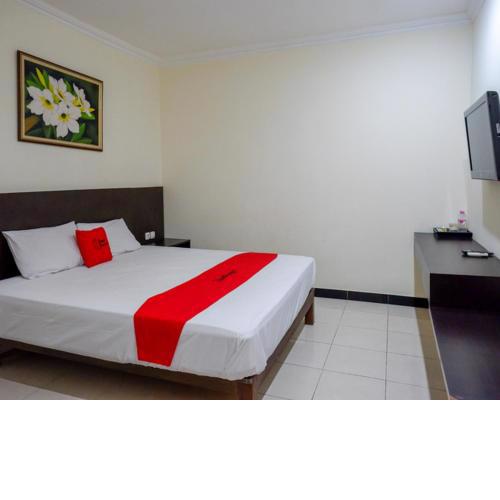 RedDoorz Plus @ Hotel Asih UNY